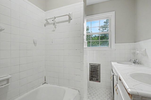 1384 Bud Graham Rd., Galivants Ferry, SC 29544