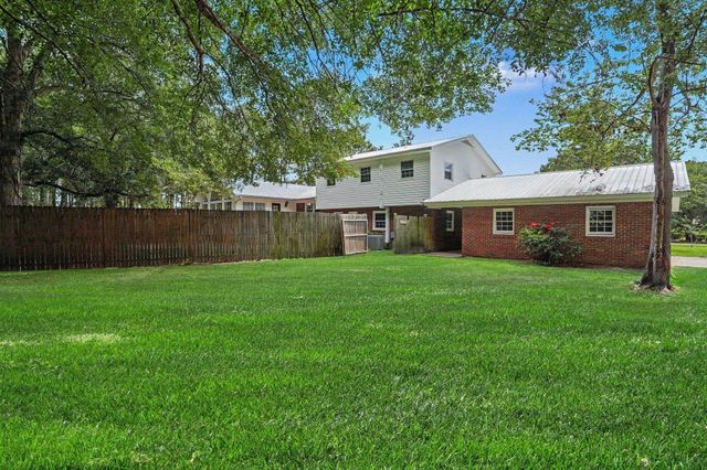 1384 Bud Graham Rd., Galivants Ferry, SC 29544