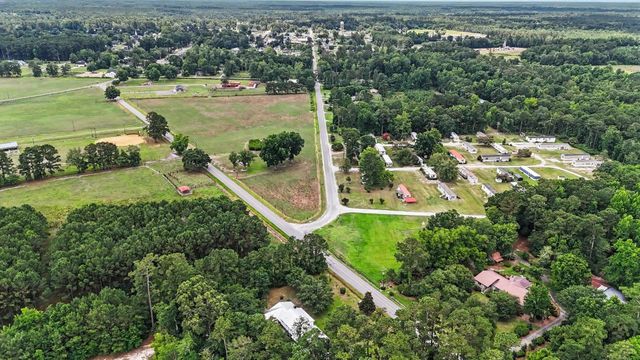 1384 Bud Graham Rd., Galivants Ferry, SC 29544