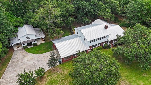 1384 Bud Graham Rd., Galivants Ferry, SC 29544