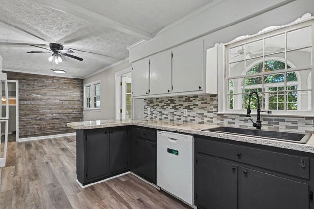 1384 Bud Graham Rd., Galivants Ferry, SC 29544