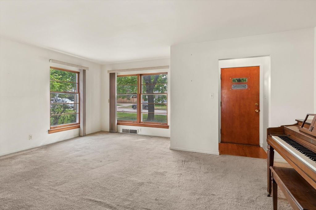 215 N Mill Street, Naperville, IL 60540 — photo 2