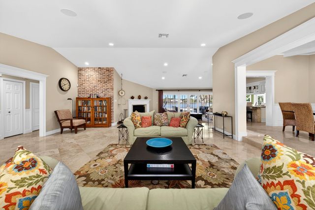 7411 Annapolis Lane, Parkland, FL 33067