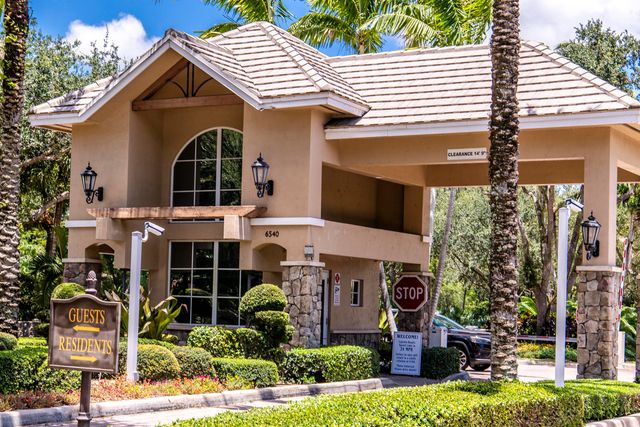 7411 Annapolis Lane, Parkland, FL 33067