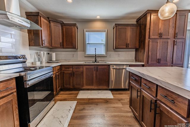 336 Clara Ridge Rd, Marion, TX 78124