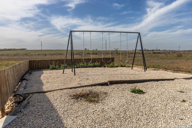 336 Clara Ridge Rd, Marion, TX 78124