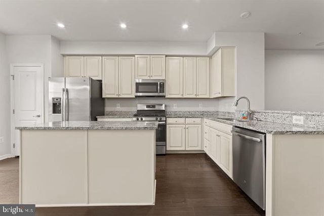1207 TRENTON PL SE, Washington, DC 20032