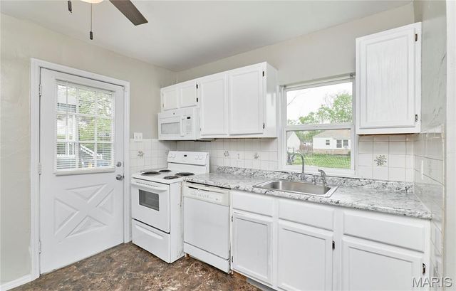 10214 Saint Anthony Lane, St Ann, MO 63074