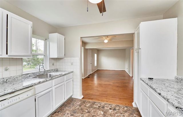 10214 Saint Anthony Lane, St Ann, MO 63074
