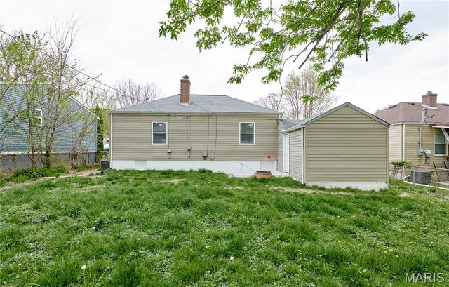 10214 Saint Anthony Lane, St Ann, MO 63074