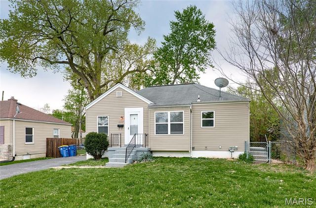 10214 Saint Anthony Lane, St Ann, MO 63074
