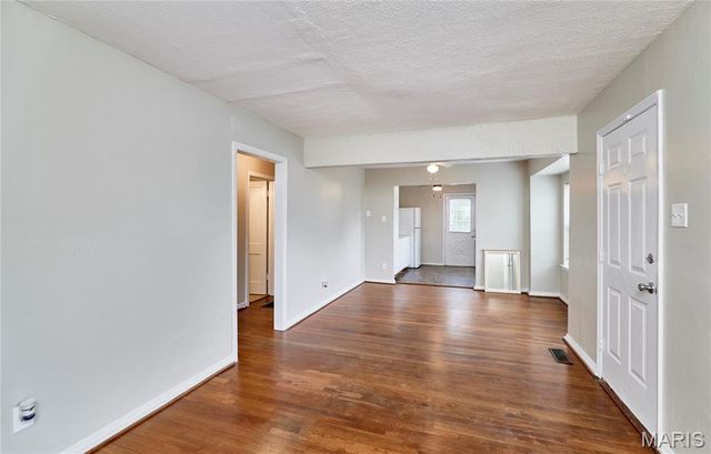 10214 Saint Anthony Lane, St Ann, MO 63074
