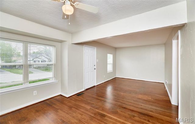 10214 Saint Anthony Lane, St Ann, MO 63074