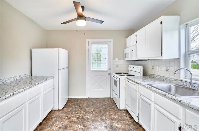 10214 Saint Anthony Lane, St Ann, MO 63074