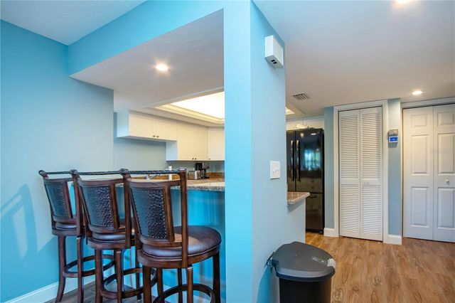 1700 COVE II PLACE 324, Sarasota, FL 34242