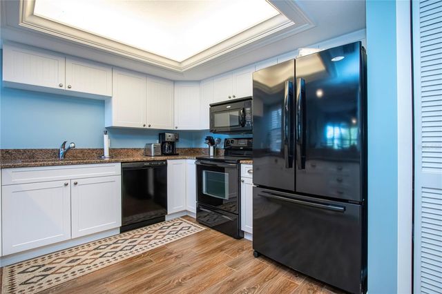 1700 COVE II PLACE 324, Sarasota, FL 34242