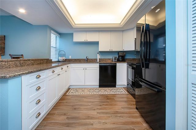 1700 COVE II PLACE 324, Sarasota, FL 34242