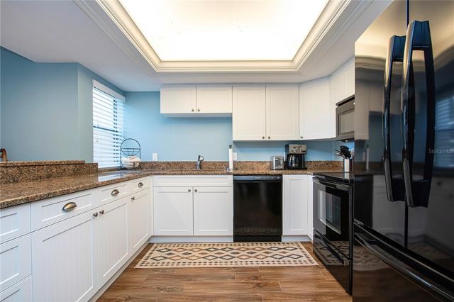 1700 COVE II PLACE 324, Sarasota, FL 34242