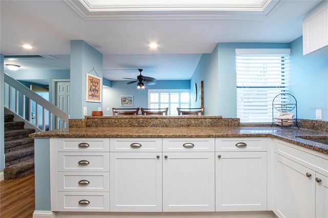 1700 COVE II PLACE 324, Sarasota, FL 34242