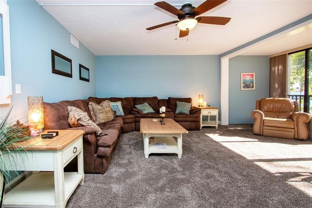 1700 COVE II PLACE 324, Sarasota, FL 34242