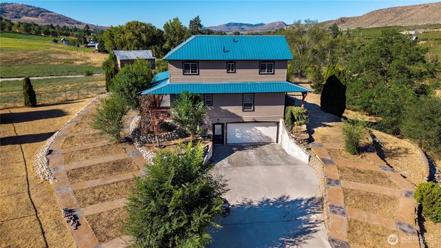 6 Orchard Loop S., Tonasket, WA 98855