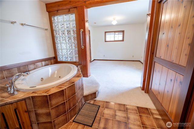 6 Orchard Loop S., Tonasket, WA 98855