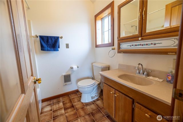 6 Orchard Loop S., Tonasket, WA 98855