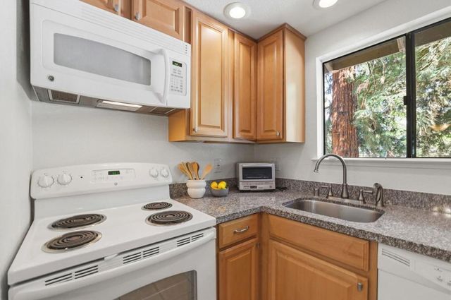 2201 Monroe Street 1302, Santa Clara, CA 95050