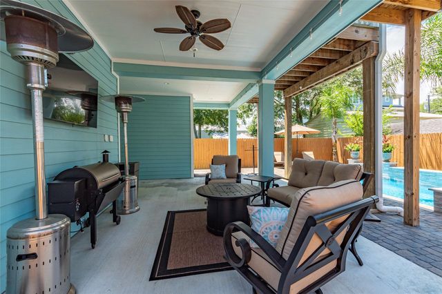 406 Clear Lake Road, Clear Lake Shores, TX 77565