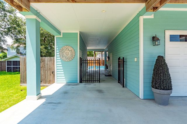 406 Clear Lake Road, Clear Lake Shores, TX 77565