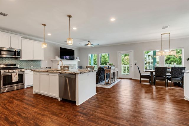 406 Clear Lake Road, Clear Lake Shores, TX 77565