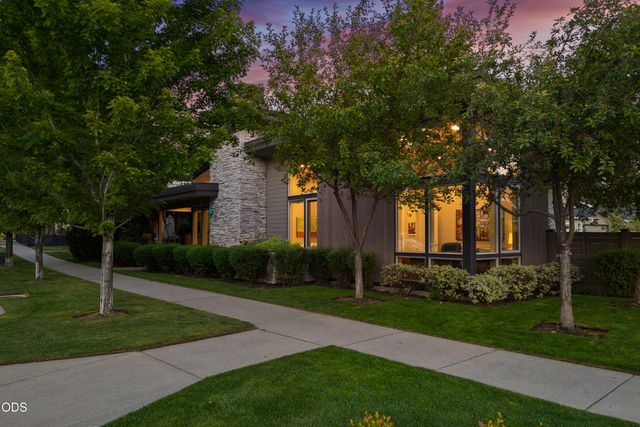 2749 NW Shields Drive, Bend, OR 97703