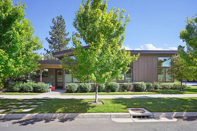 2749 NW Shields Drive, Bend, OR 97703