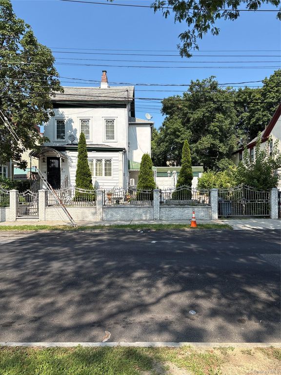 205 S 6th Avenue, Mount Vernon, NY 10550