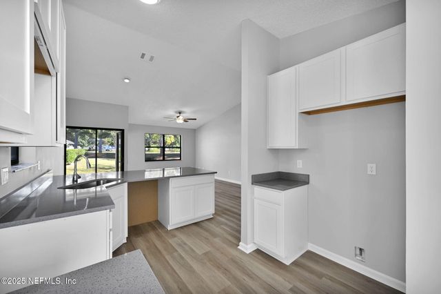 8429 LONG MEADOW Circle N, Jacksonville, FL 32244