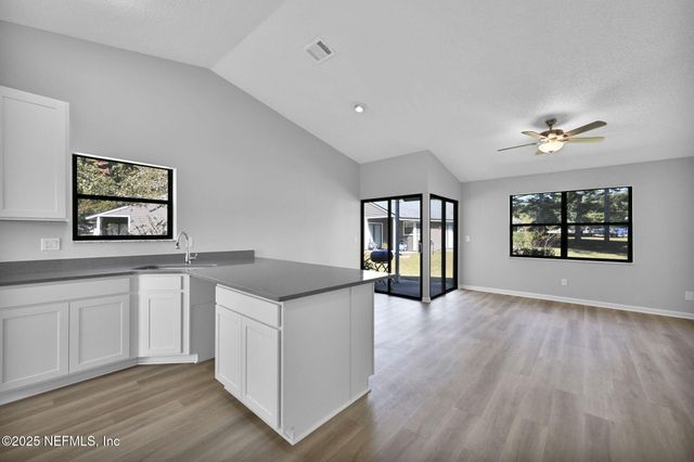 8429 LONG MEADOW Circle N, Jacksonville, FL 32244