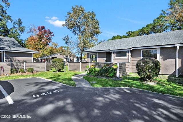 8429 LONG MEADOW Circle N, Jacksonville, FL 32244