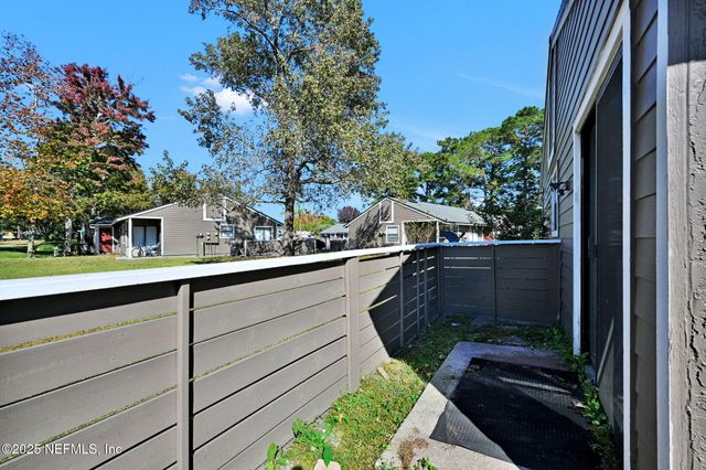 8429 LONG MEADOW Circle N, Jacksonville, FL 32244