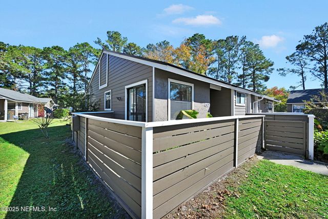 8429 LONG MEADOW Circle N, Jacksonville, FL 32244