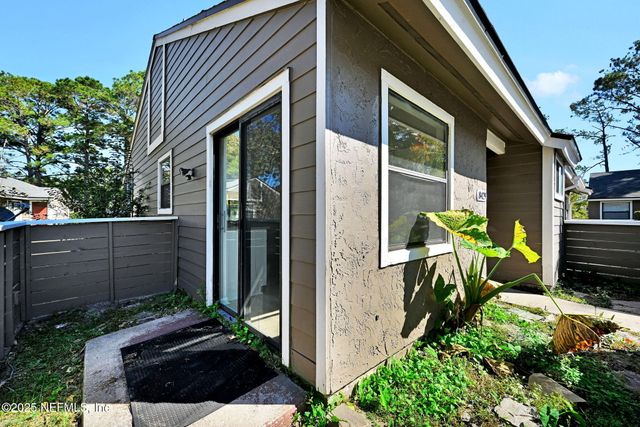 8429 LONG MEADOW Circle N, Jacksonville, FL 32244