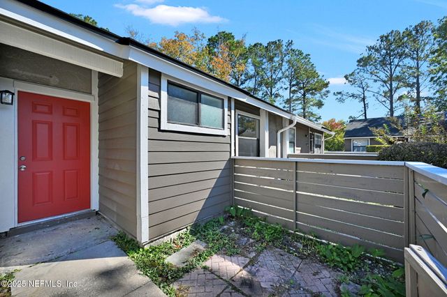 8429 LONG MEADOW Circle N, Jacksonville, FL 32244