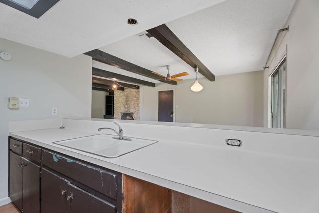 1910 Woodland Ave, Austin, TX 78741