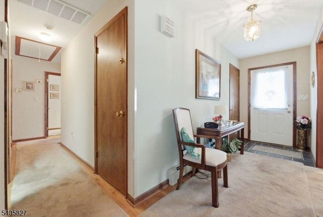 33 Edgemere Ter, Washington Twp., NJ 07882