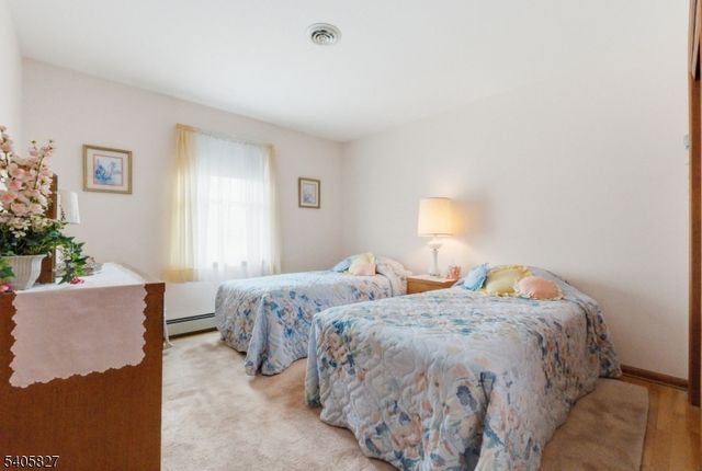 33 Edgemere Ter, Washington Twp., NJ 07882