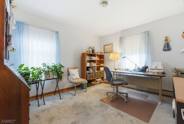 33 Edgemere Ter, Washington Twp., NJ 07882