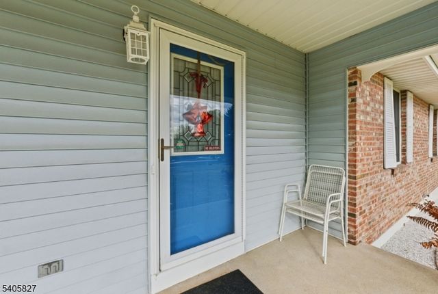 33 Edgemere Ter, Washington Twp., NJ 07882