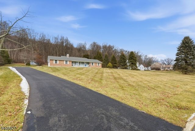 33 Edgemere Ter, Washington Twp., NJ 07882