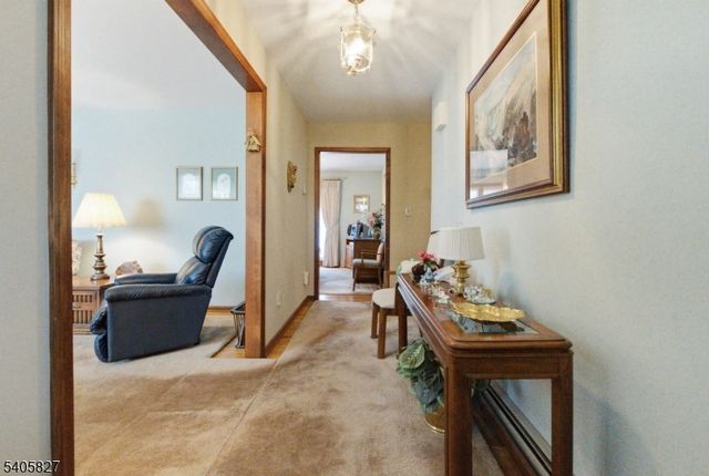 33 Edgemere Ter, Washington Twp., NJ 07882