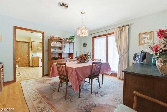 33 Edgemere Ter, Washington Twp., NJ 07882