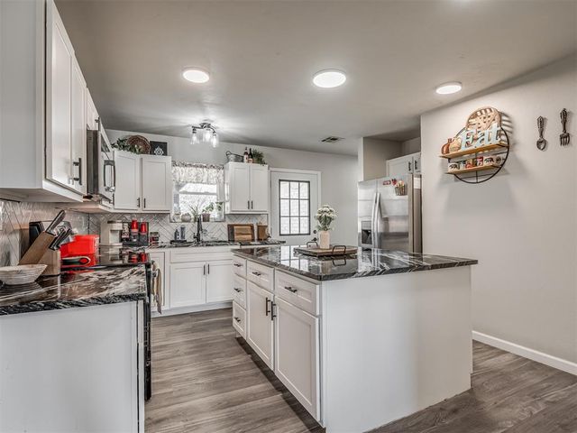 10828 Eastway Street, Mcloud, OK 74851